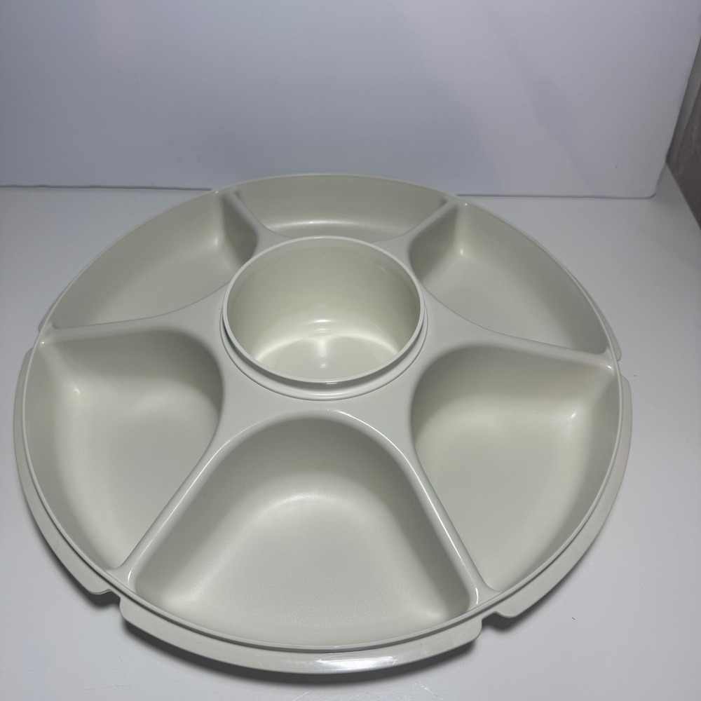 VTG Tupperware Divided Serving Platter w Center Bowl and Lid‎ Beige 3 Pc 1666-3 - Picture 4 of 12